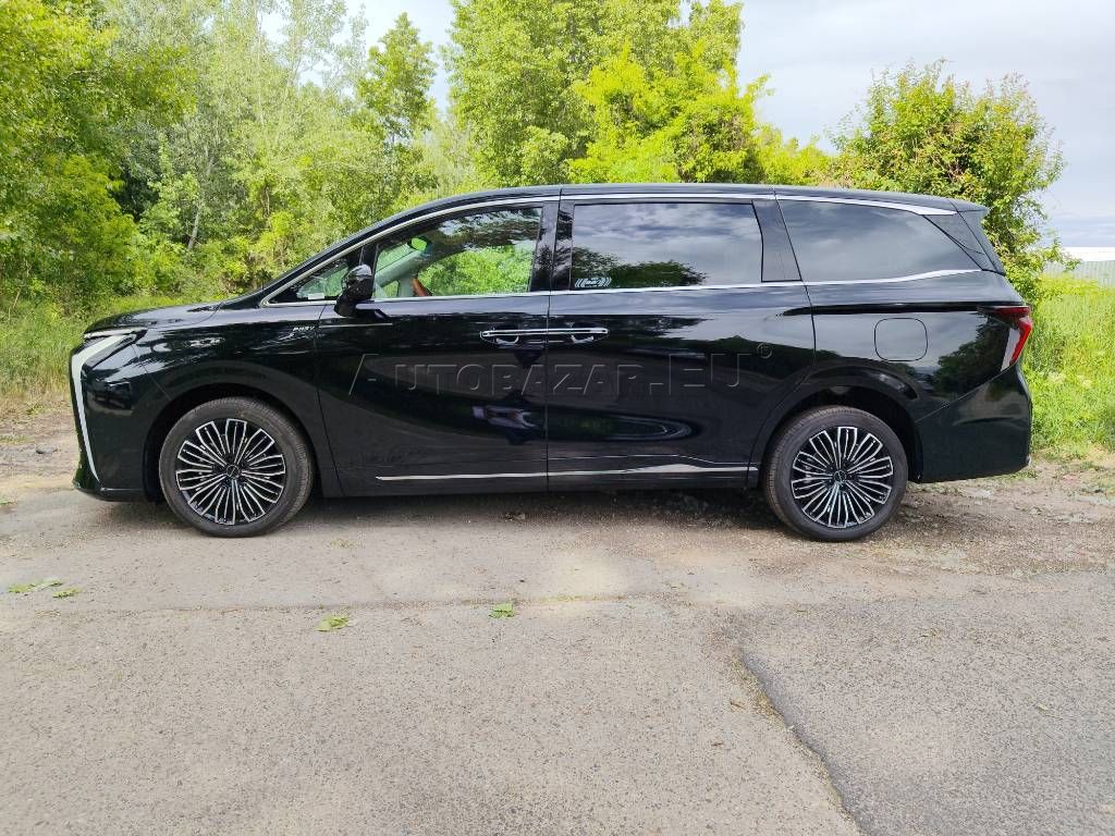 Dongfeng Forthing U-TOUR V9 PHEV 310PS 7m. ďalší obrázok 3
